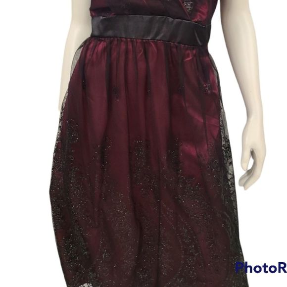 Brand new with Tags burgundy and Black Special Occasion Dress size 24 - Picture 5 of 7